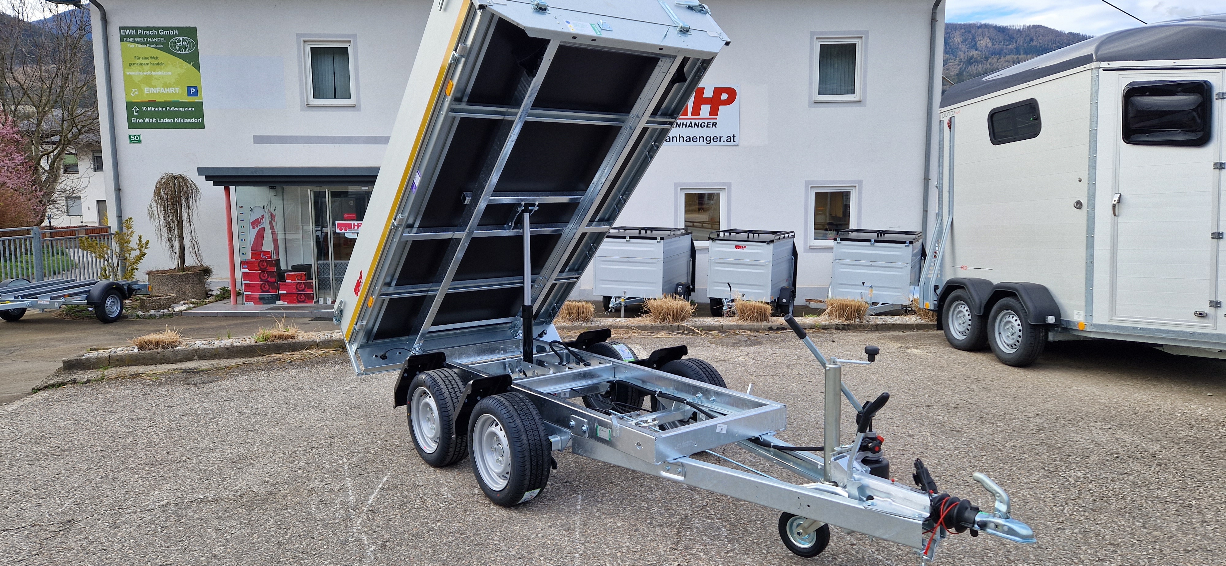 Rückwärtskipper, PKW-Anhänger Eduard 2514 TRK, 2510x1450x300mm, 2000 kg Tandem, hydraulisch mit Handpumpe